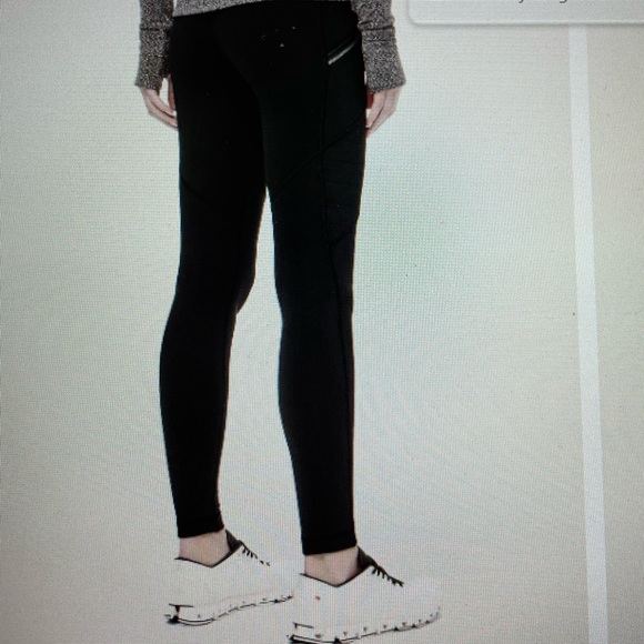 Lululemon Toasty Tech Tight II. Size 14. Black - Picture 4 of 9